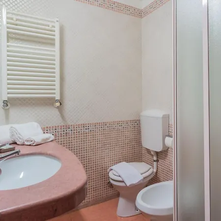 Hotel Polo Usmate Velate