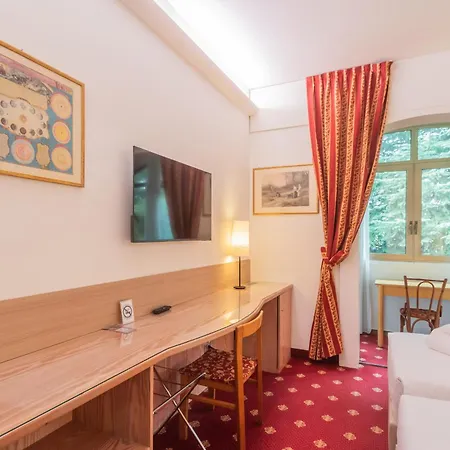 Polo מלון 3*